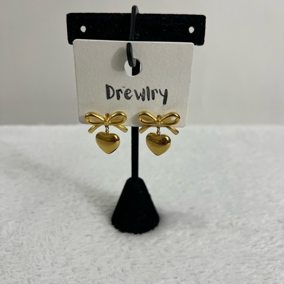 DREWLRY Gold Bow and Heart Earrings - Picture 8 of 9